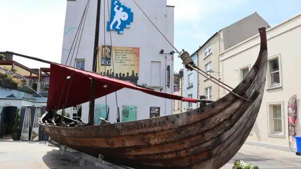 Wikingerschiff in Waterford