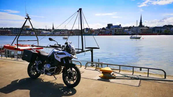 Motorrad am Fischer Pier von Wexford