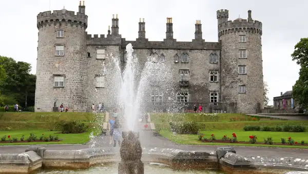 Im Garten von Kilkenny Castle