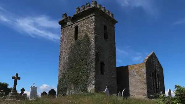 Ruine einer alten Kirche auf der Hook Peninsula