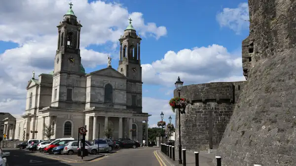 Athlone Castle und Kirche