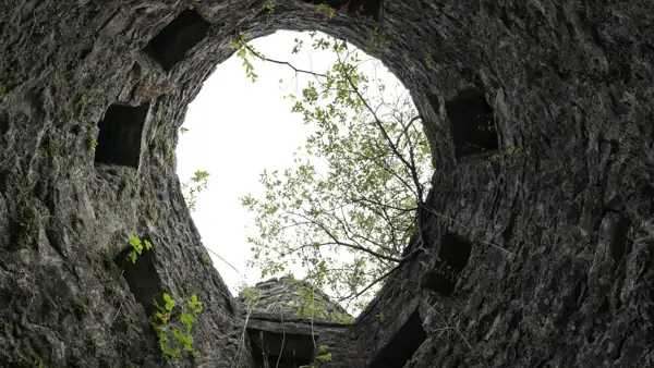 Turm von Innen im Aughnanure Castle