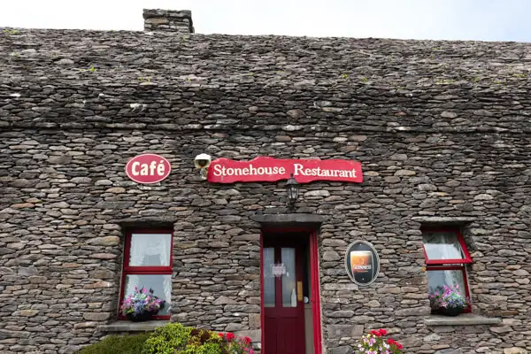 Steinernes Restaurant auf Dingle