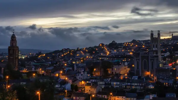 Cork City bei Nacht