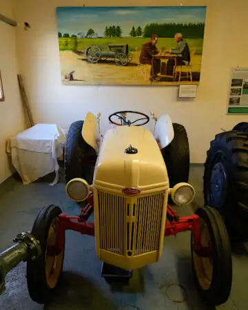 Alter Traktor im Museum von Johnstown Castle