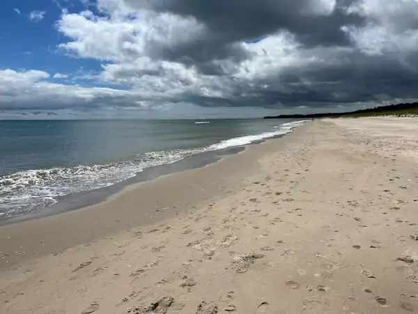 Sturmwolken am Strand