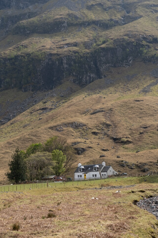 Haus in den Bergen von Glencoe