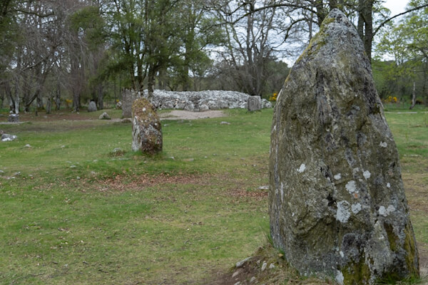 Wie haben die damals nur diese große Steine bewegt (Clava Cairns)