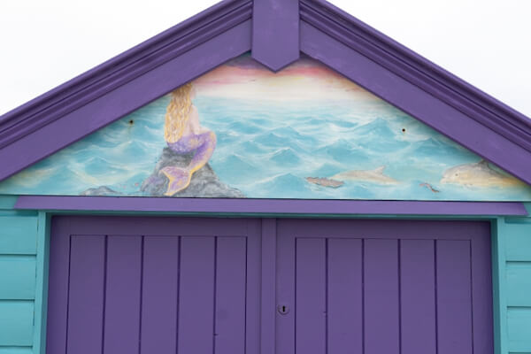 Meerjungfrau auf Strand-Hütte (Findhorn)