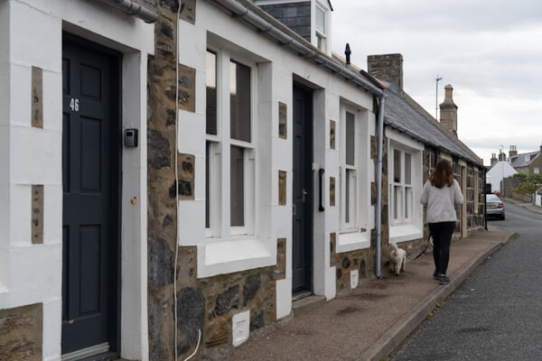 Typische alte Reihen-Häusschen in Portsoy