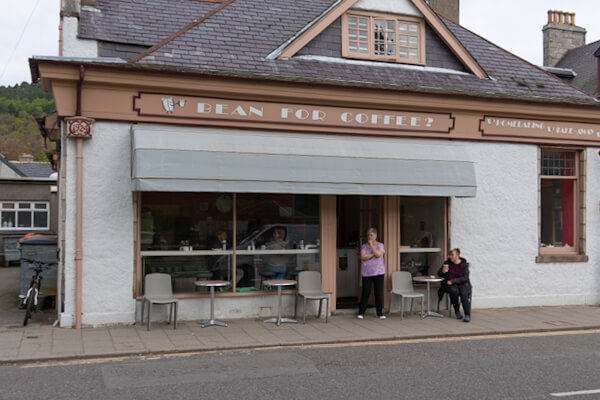 Plauderei am Coffee Shop (in Ballater)