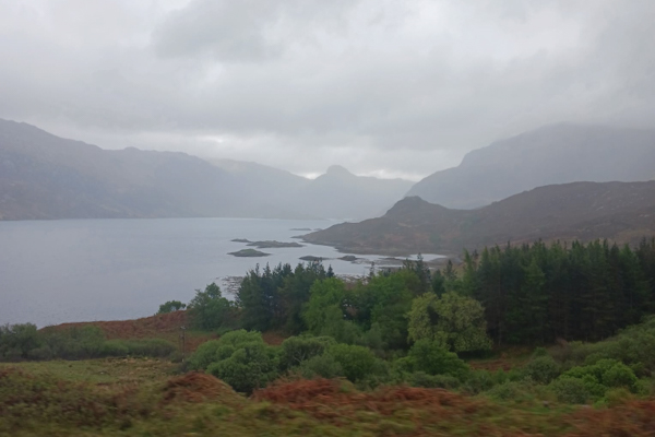 Am Loch Alsh auf dem Weg zur Isle of Skye