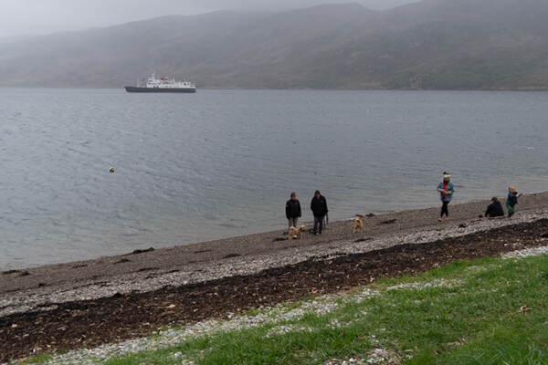 Spaziergang im Nieselregen in Ullapool