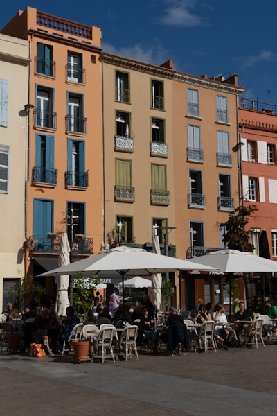 Restaurants an der Place de la Republique