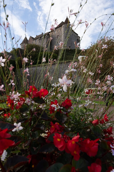 Blick vom Canada-Memorial zur Burg Dieppe (Normandie)