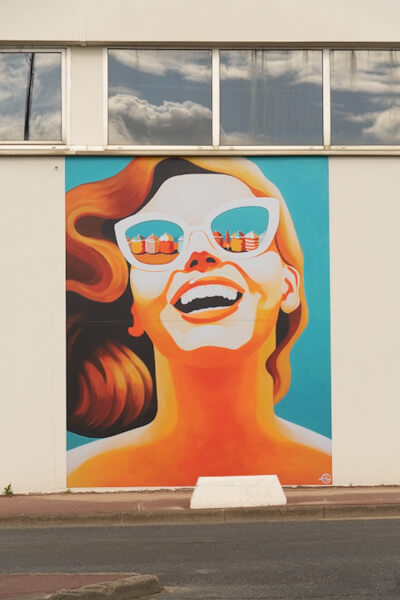 Wandmalerei in Trouville-sur-Mer (Normandie)