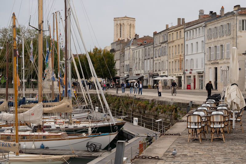 An der Hafenpromenade (La Rochelle)