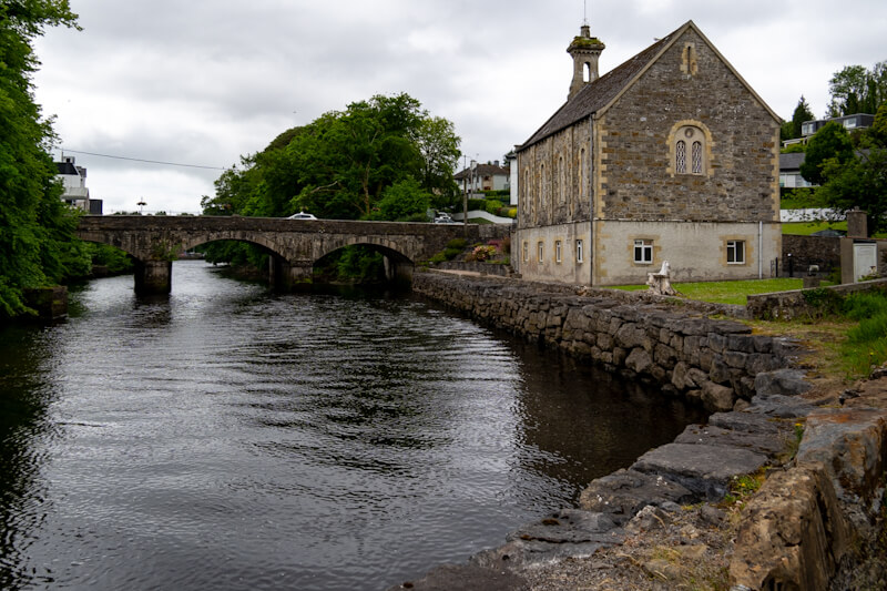 Kirche am River Corrib