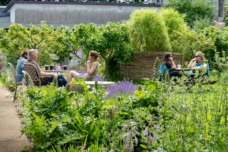 Im Park der Clarke`s Collection