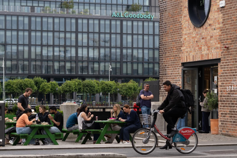 Mittagspause am Fluss