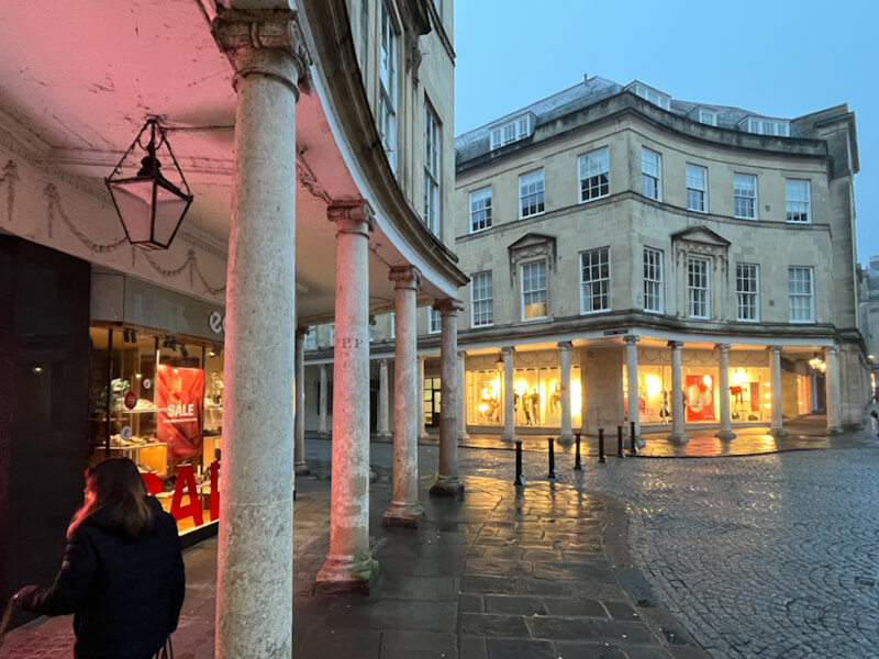 Arkaden in der Altstadt von Bath