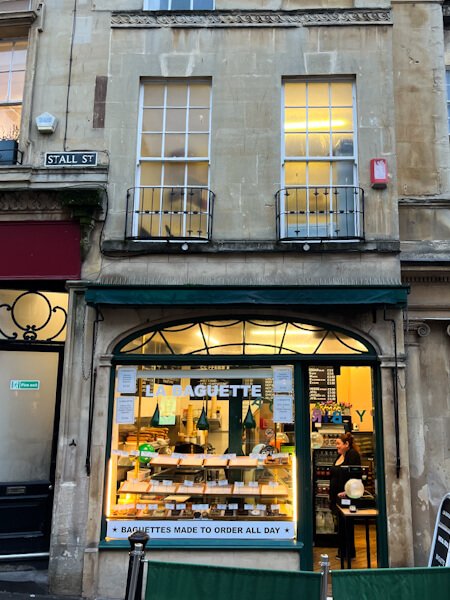 Französische Bäckerei in englischer Stadt (Bath)