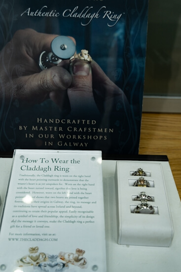 Claddagh Ringe sind berühmt in Galway