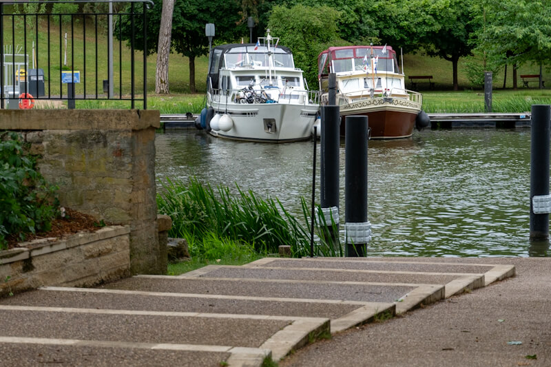 Boote am Fluß